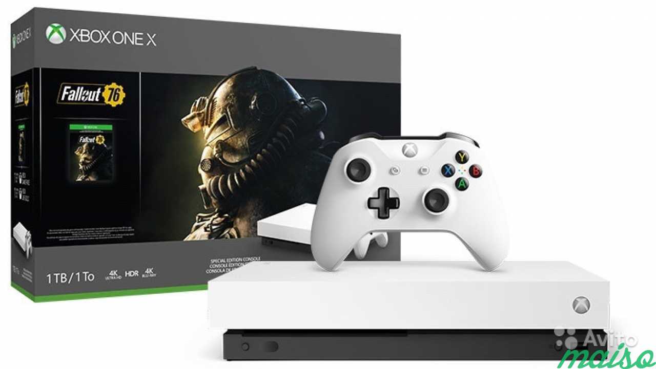 Xbox robot white