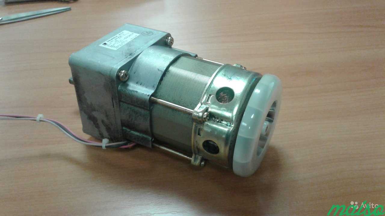 Мотор Плоттера. Servo Synchronous Motor US545A-12 в Санкт-Петербурге. Фото 1