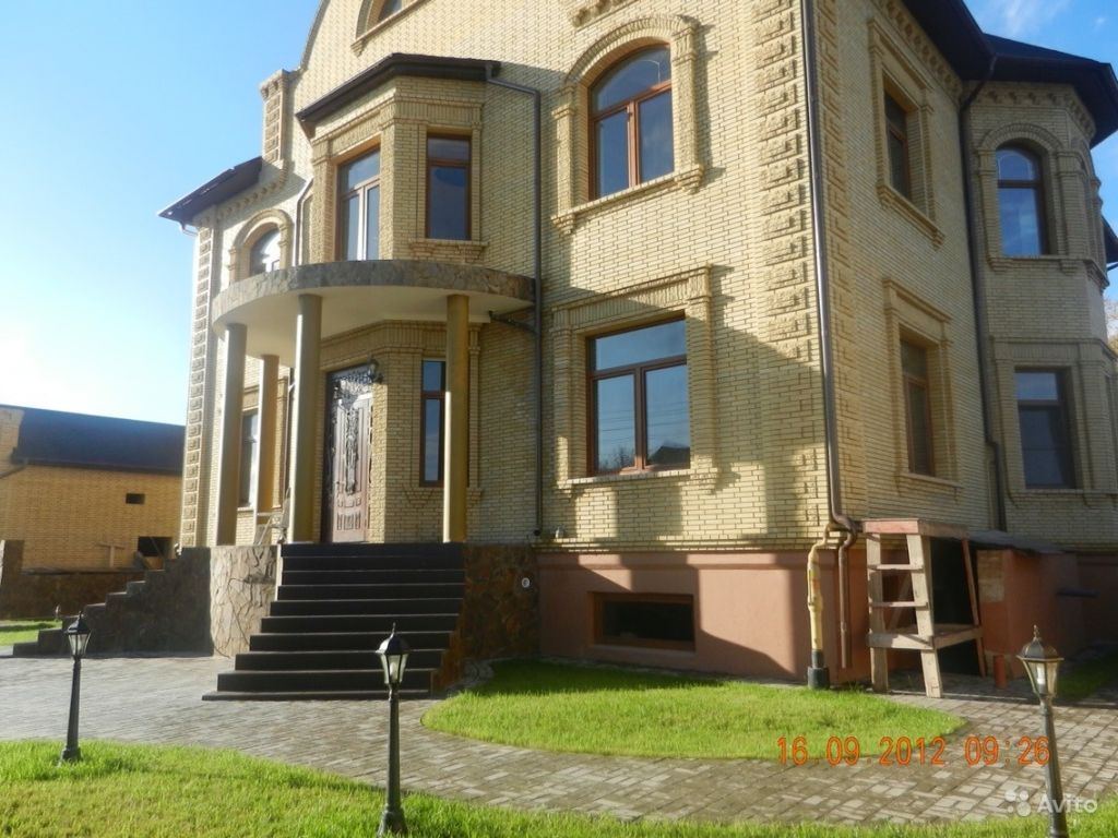 Продам дом 4-этажный дом 1185 м² ( кирпич ) на участке 16 сот. , Киевское шоссе , 2 км до города в Москве. Фото 1