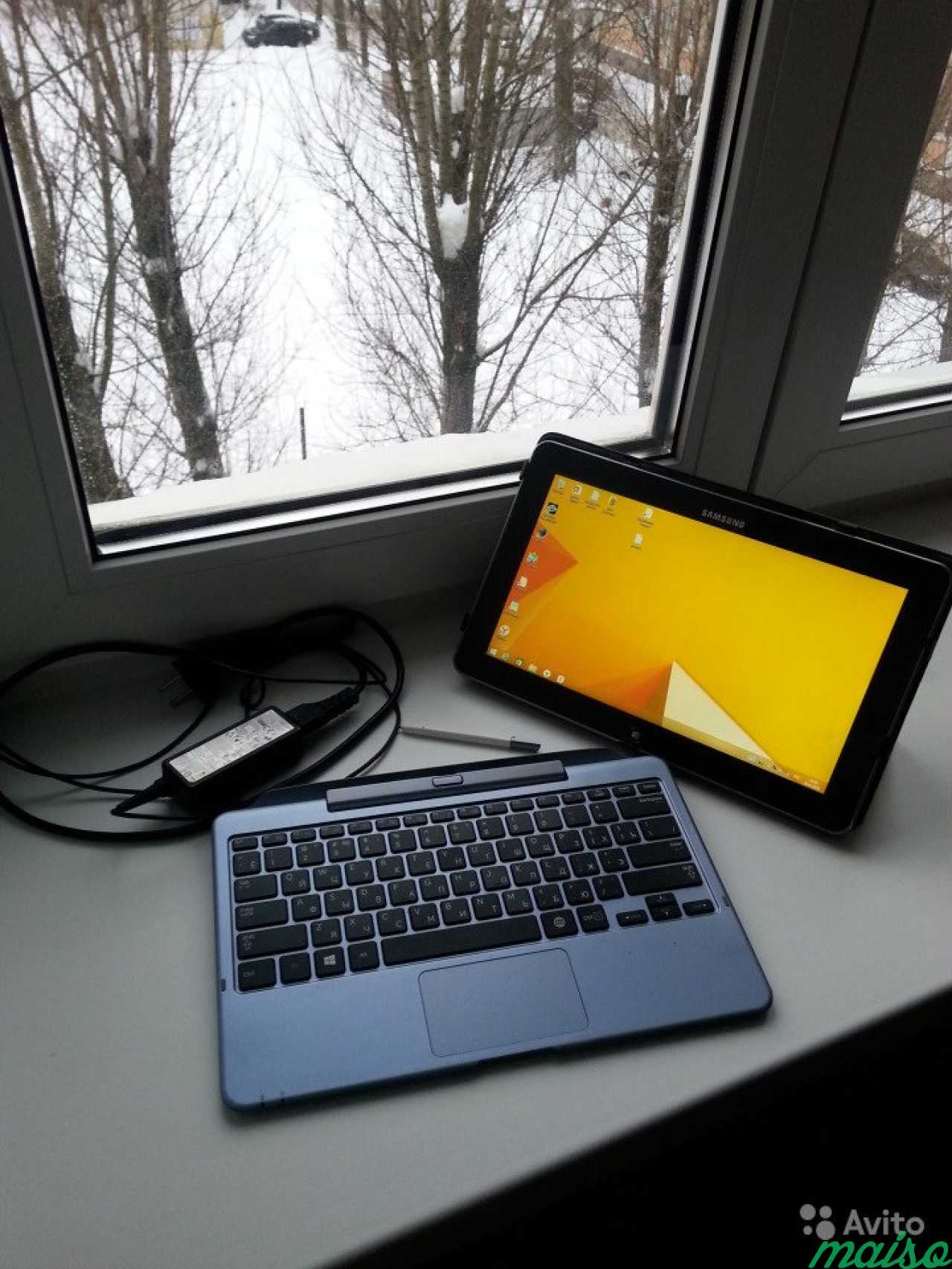 Планшет с клавиатурой SAMSUNG XE500T1C на Windows в Санкт-Петербурге. Фото 1