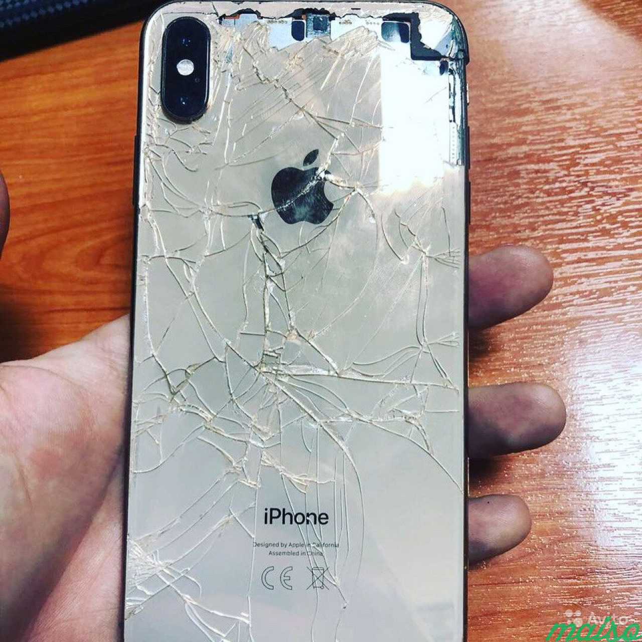 Разбитый iphone 13 Max сзади