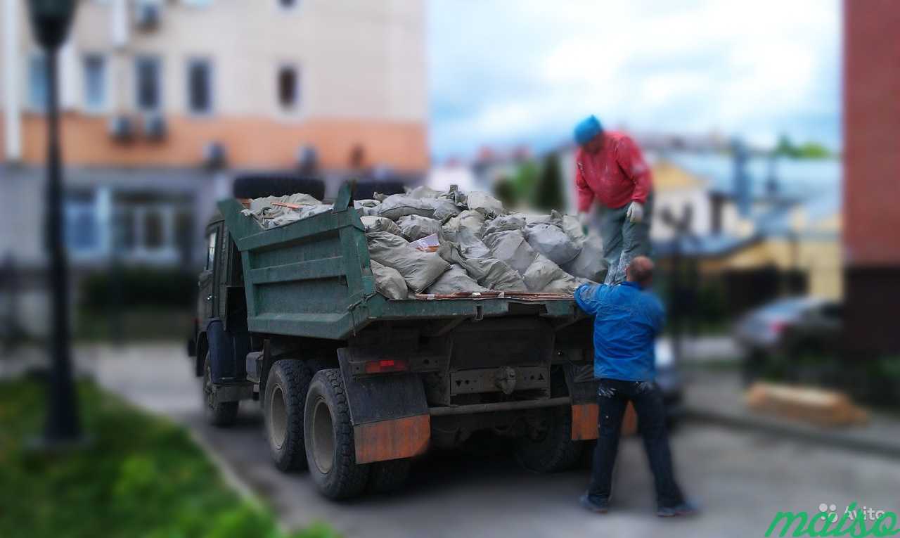 Вывоз мусора спецтехникой в Москве. Фото 3