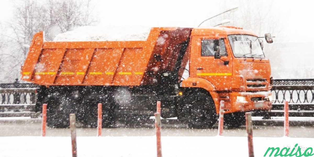 Уборка и вывоз снега техникой в Москве в Москве. Фото 1