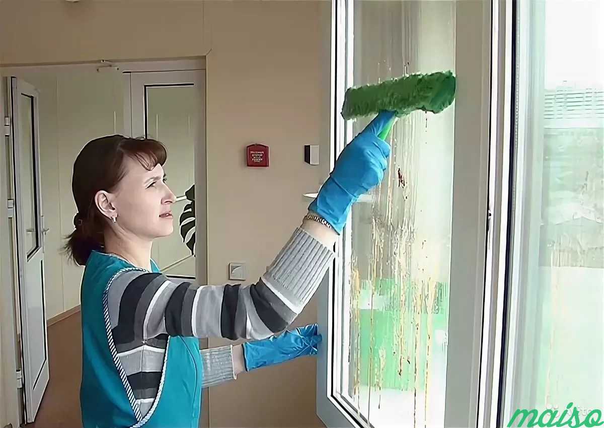 Уборка квартиры мытье окон. Мойка окон. Уборка окон. Мойка окон уборка. Чистые окна.