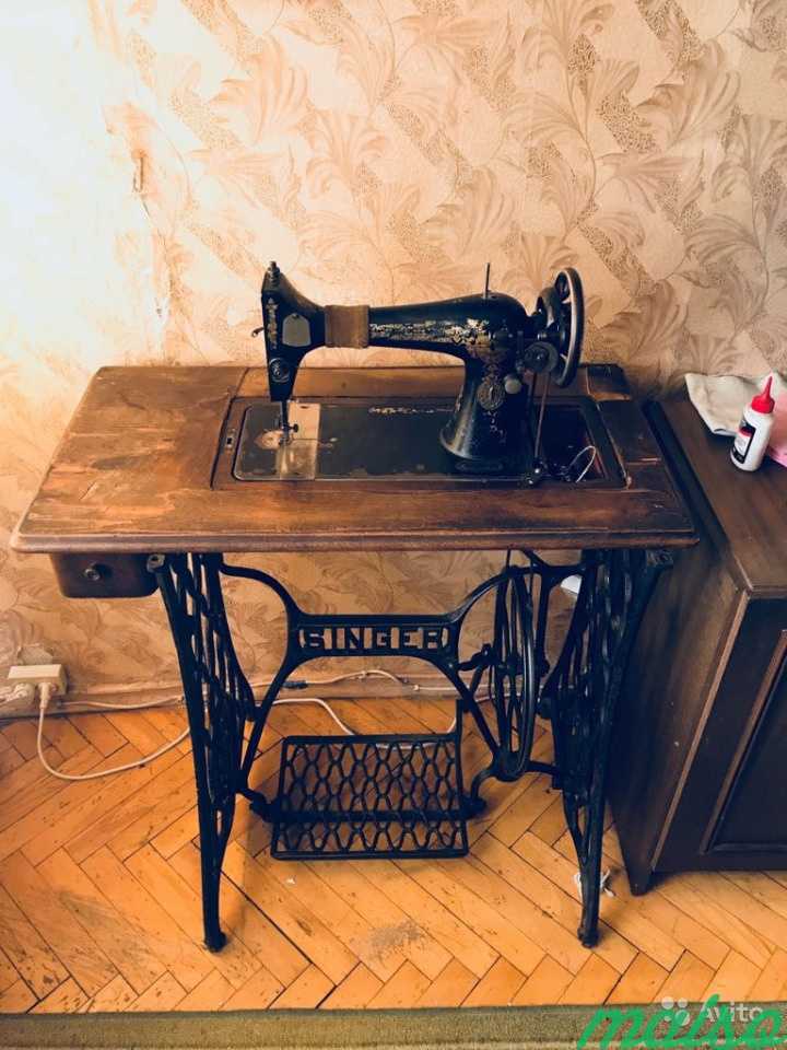 Швейная машина- zinger на фирменной подставке в Москве. Фото 1