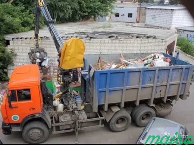 Работа на мусоровозе в москве. КАМАЗ ломовоз мусоровоз. Грузовой мусоровоз кран КАМАЗ.
