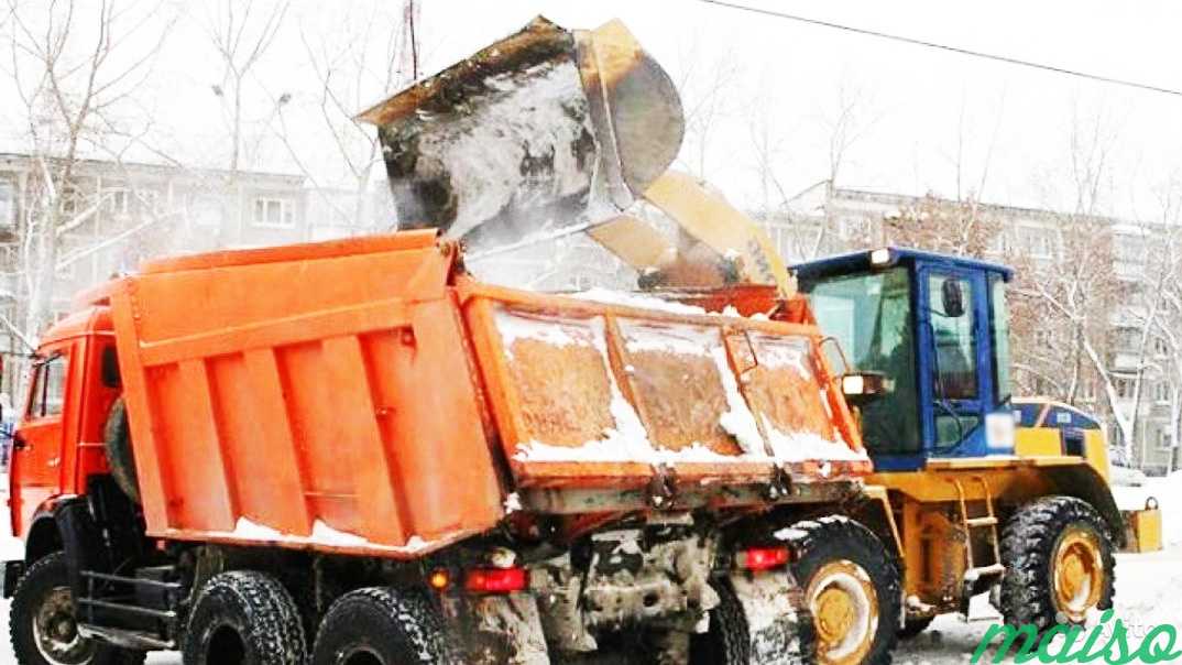 Уборка и вывоз снега. Очистка крыш от наледи в Москве. Фото 1