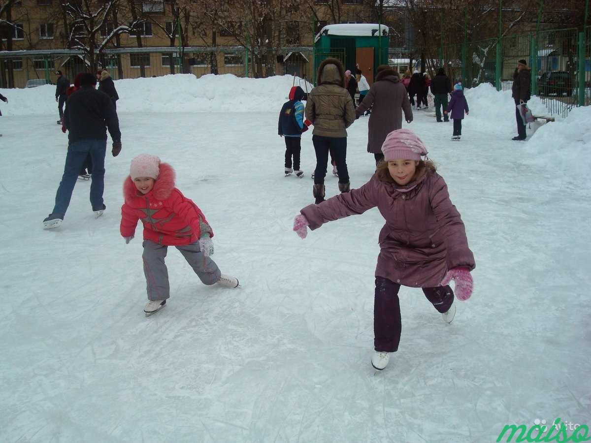 Дошкольники на коньках