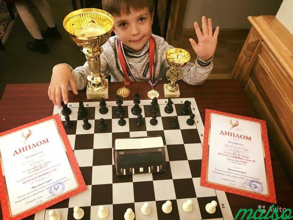 Чемпион по шахматам играть