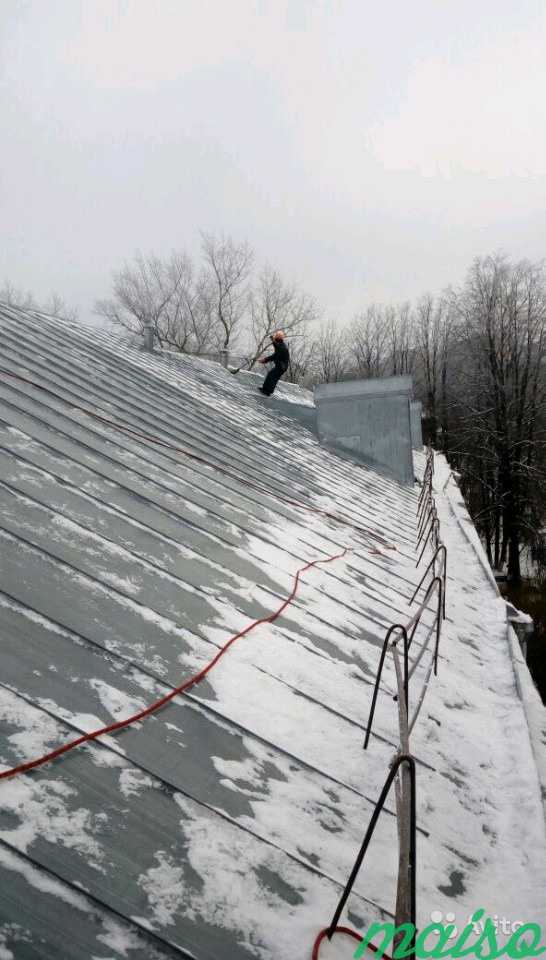 Очистка от снега и наледи крыши любой сложности в Москве. Фото 3
