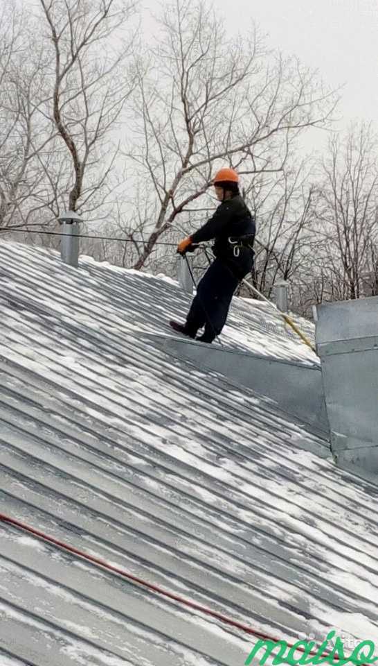 Очистка от снега и наледи крыши любой сложности в Москве. Фото 4