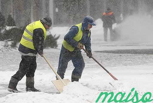 Убираем снег с крыш и территорий в Москве. Фото 1