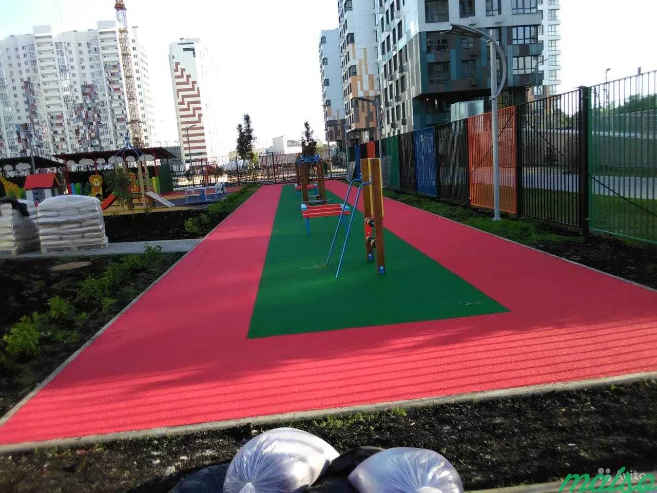 Резиновое покрытие детских и спортивных площадок в Москве. Фото 6