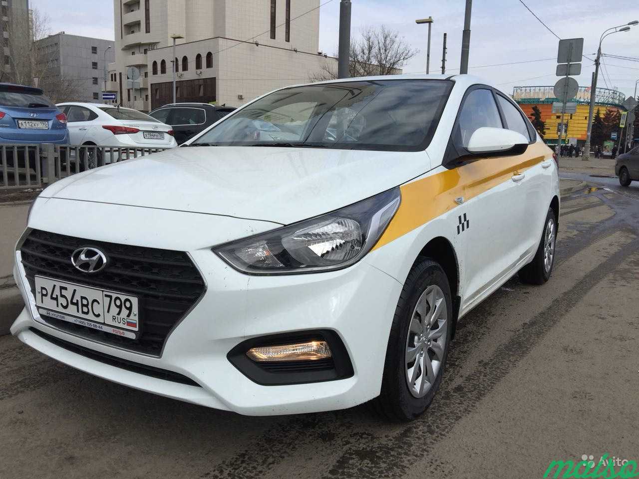 Hyundai Solaris 2018 оклейка такси