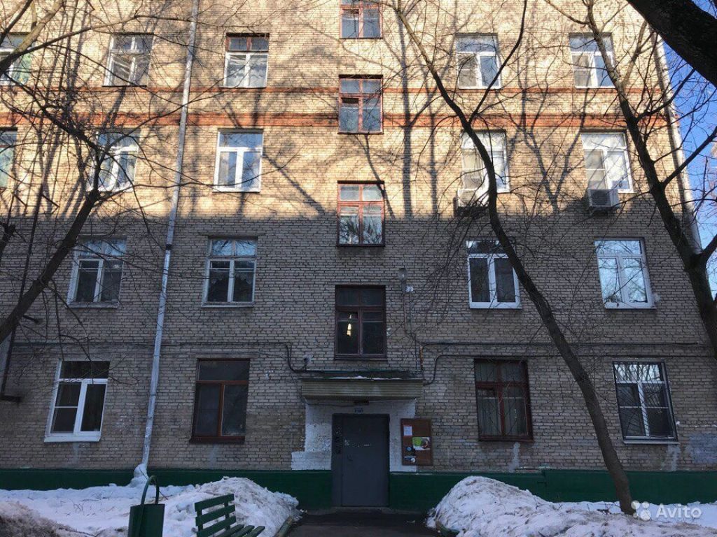Продам комнату Комната 20.1 м² в 4-к квартире на 4 этаже 5-этажного кирпичного дома в Москве. Фото 1