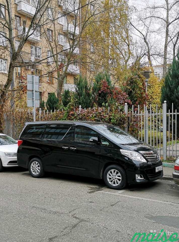 Аренда автомобиля Toyota Alphard с водителем в Москве. Фото 1