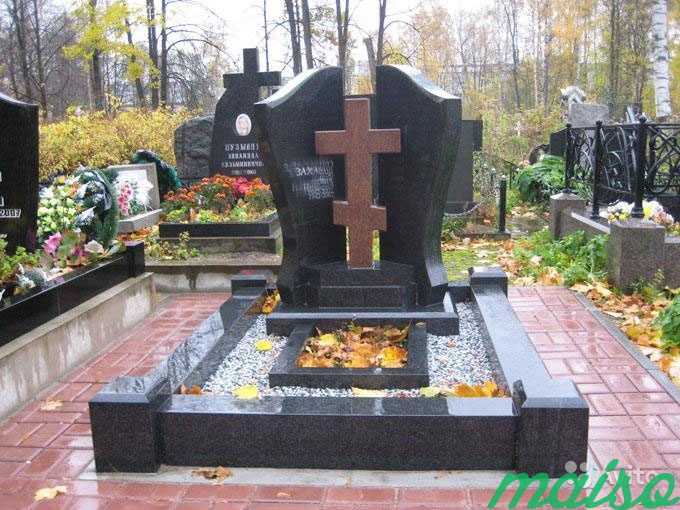 Гранитный памятник на могилу в Москве. Фото 3