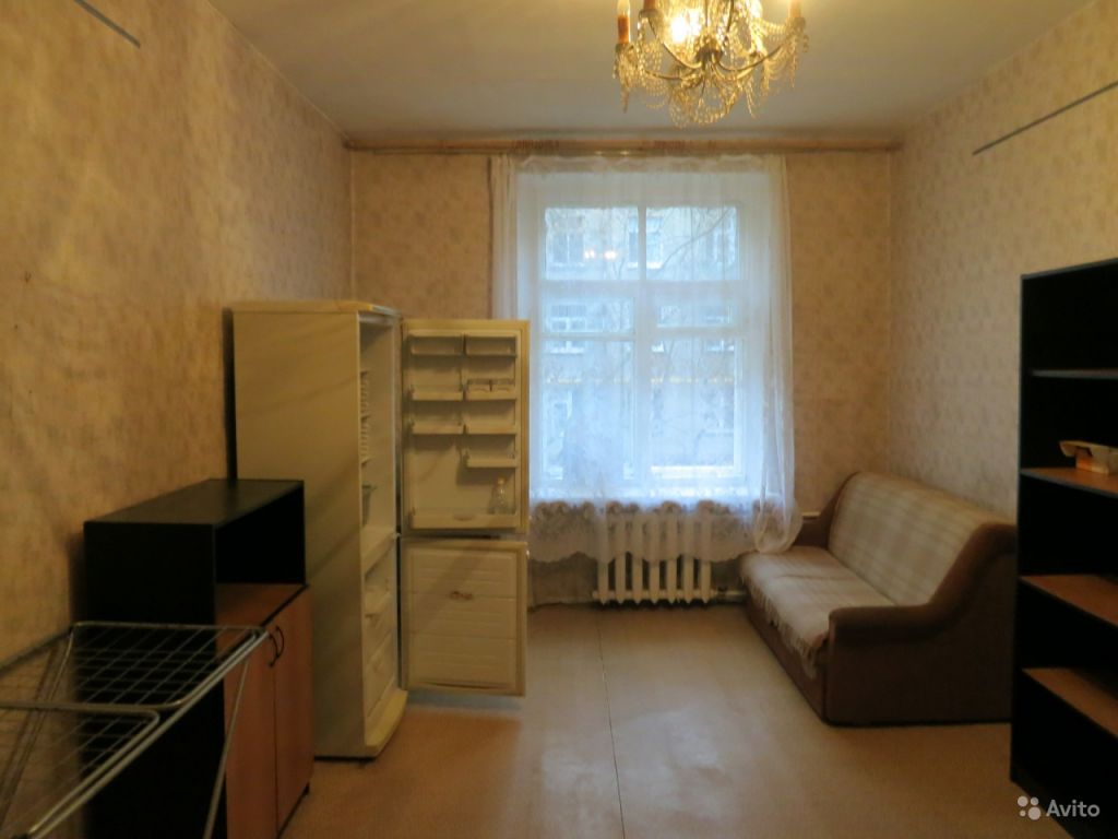 Продам комнату Комната 19.2 м² в 2-к квартире на 2 этаже 5-этажного кирпичного дома в Москве. Фото 1