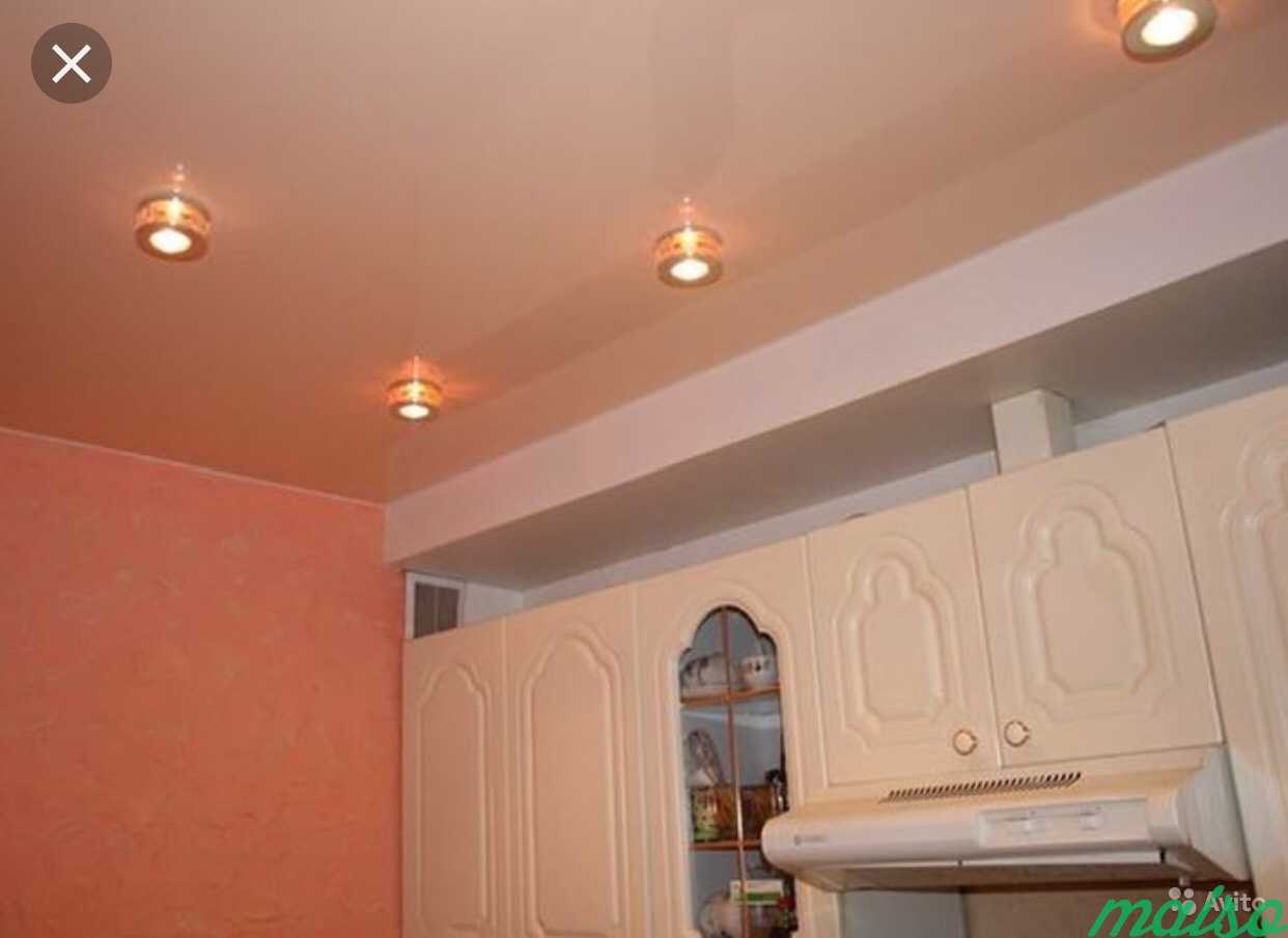 Натяжные потолки в кухне в хрущевке фото