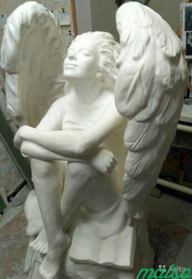 Скульптура девушки-ангела в натуральную величину в Москве. Фото 5