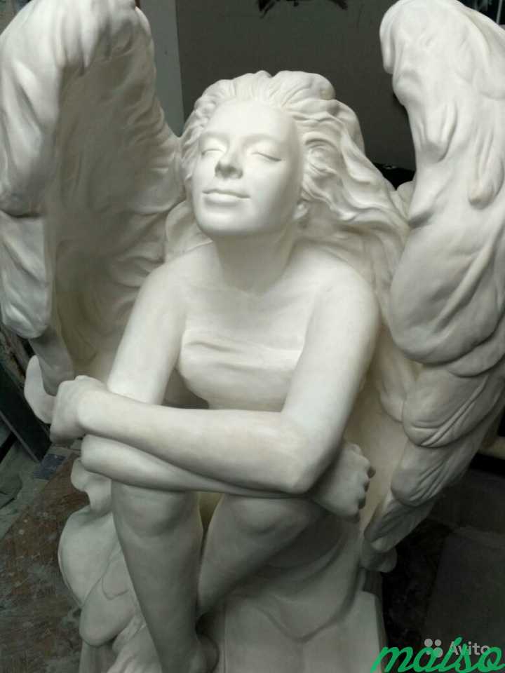 Скульптура девушки-ангела в натуральную величину в Москве. Фото 6