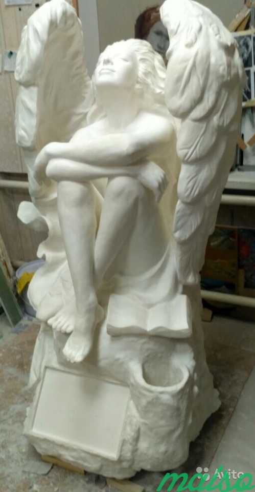 Скульптура девушки-ангела в натуральную величину в Москве. Фото 2