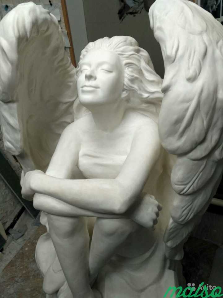Скульптура девушки-ангела в натуральную величину в Москве. Фото 3