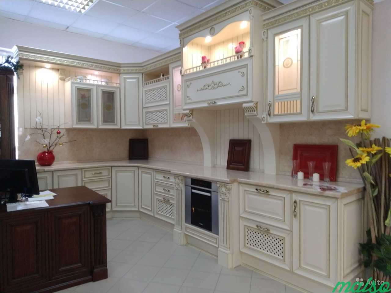 Изысканные кухонные гарнитуры из массива дерева в Москве. Фото 9