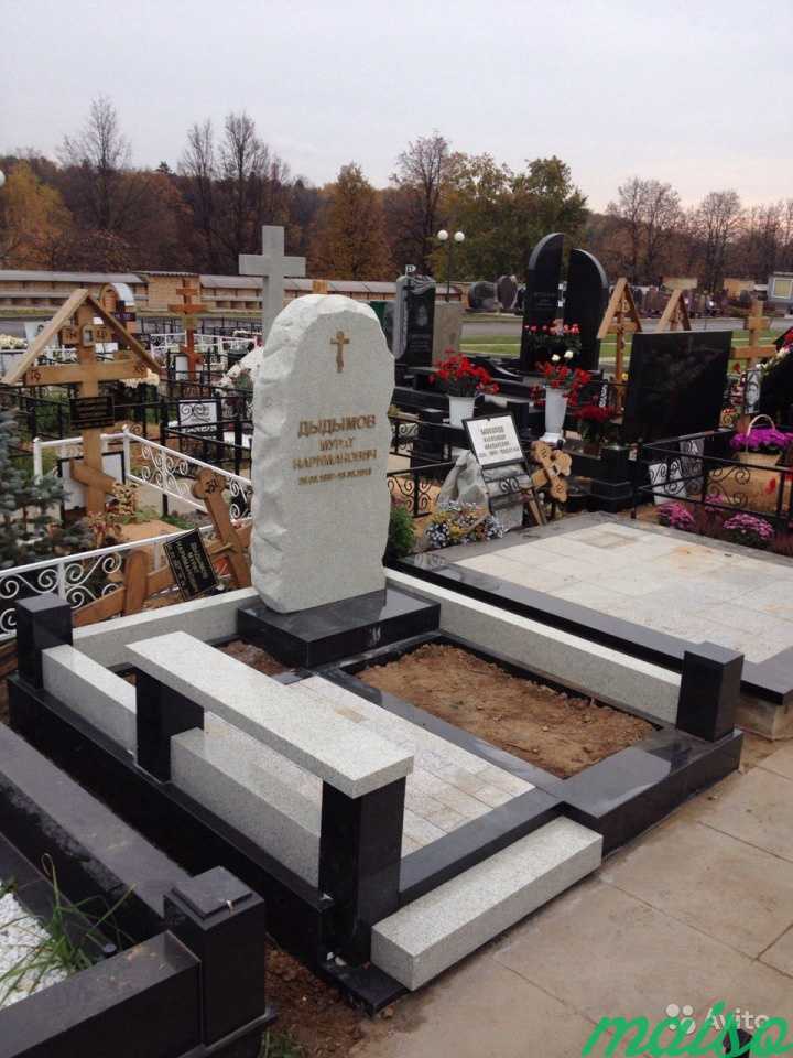 Изготовление эксклюзивных памятников, надгробий в Москве. Фото 3