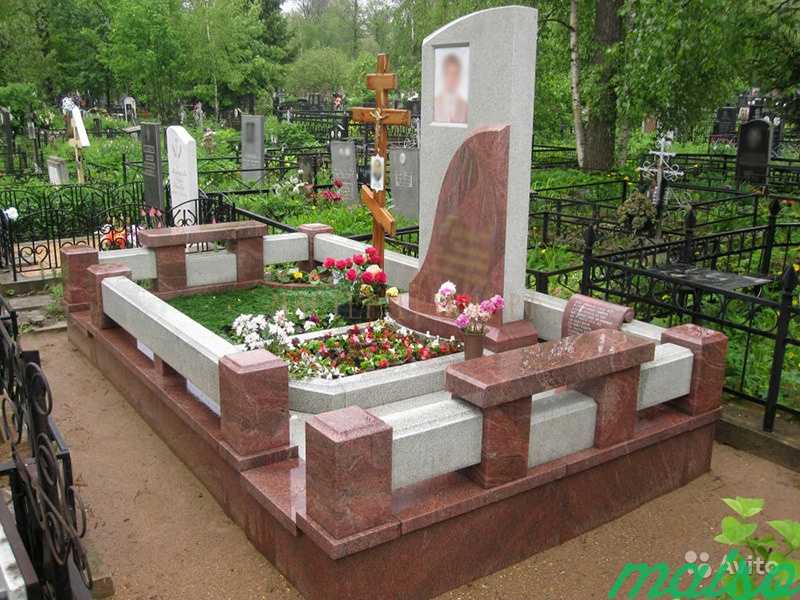 Изготовление эксклюзивных памятников, надгробий в Москве. Фото 2