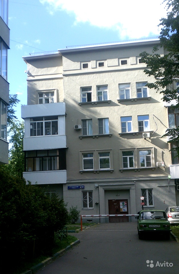 Продам комнату Комната 11 м² в 3-к квартире на 1 этаже 5-этажного кирпичного дома в Москве. Фото 1