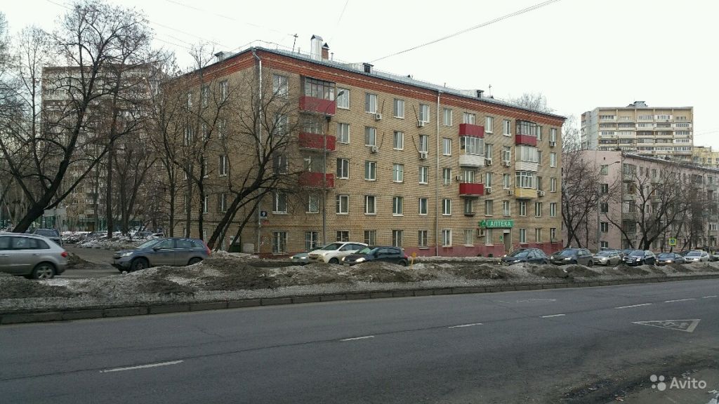 Продам комнату Комната 19 м² в 3-к квартире на 2 этаже 5-этажного кирпичного дома в Москве. Фото 1