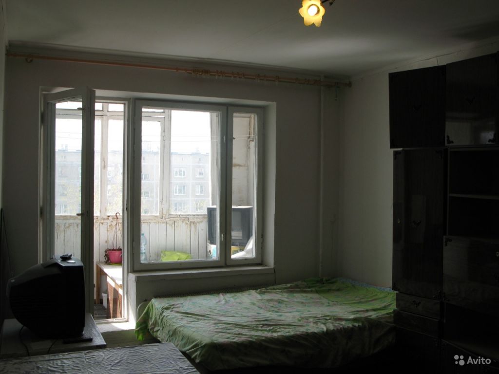 Продам комнату Комната 18 м² в 2-к квартире на 8 этаже 9-этажного панельного дома в Москве. Фото 1