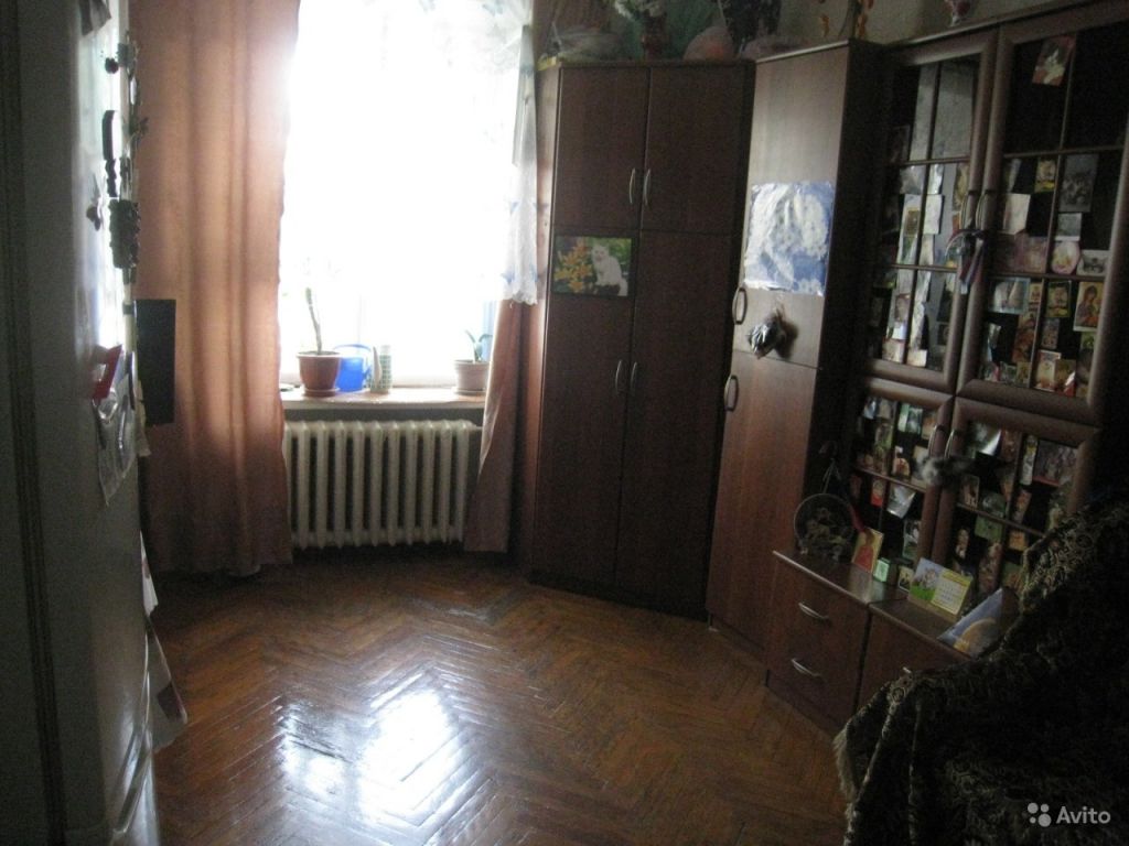Продам комнату Комната 24.5 м² в 5-к квартире на 1 этаже 5-этажного кирпичного дома в Москве. Фото 1