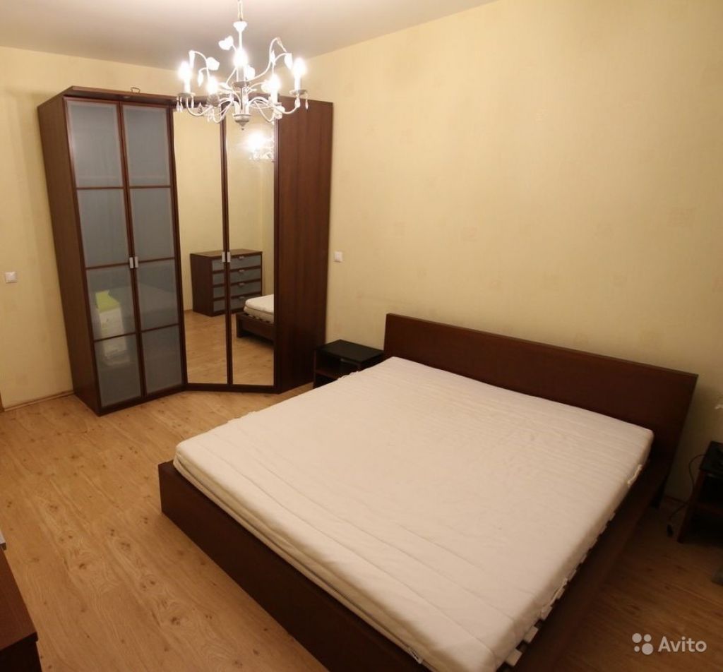 Сдам комнату посуточно Комната 18 м² в 3-к квартире на 4 этаже 9-этажного кирпичного дома в Москве. Фото 1