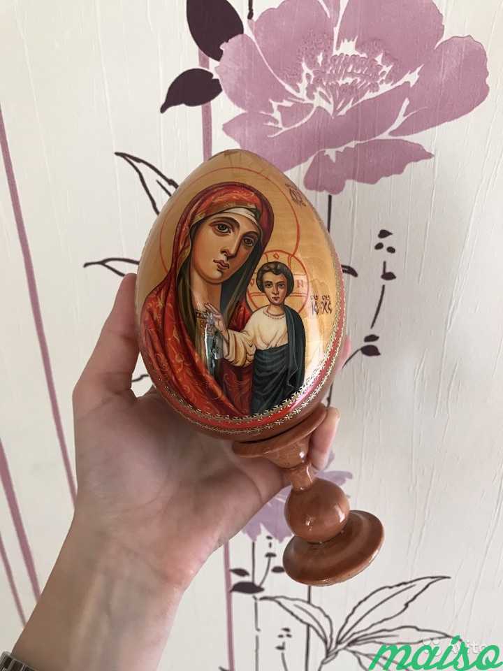 Яйца с христианскими образами в Москве. Фото 1