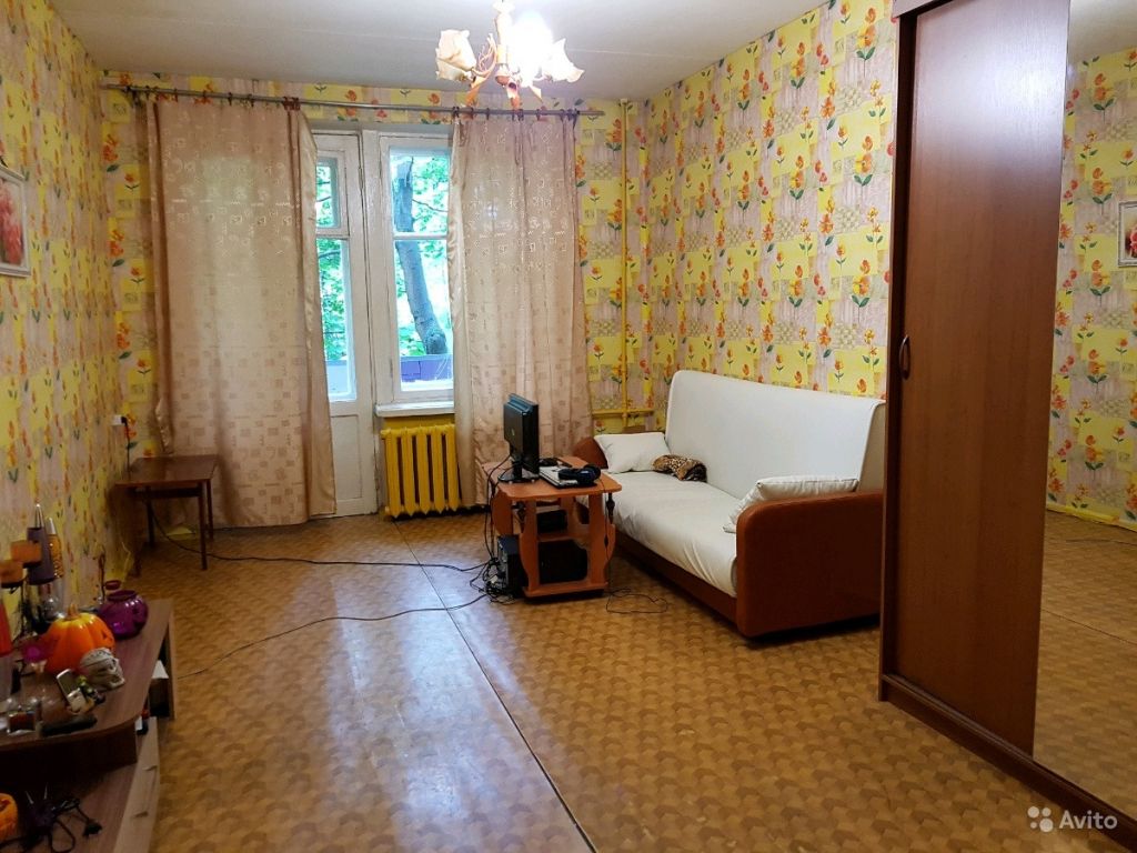 Сдам комнату посуточно Комната 20 м² в 2-к квартире на 2 этаже 5-этажного кирпичного дома в Москве. Фото 1