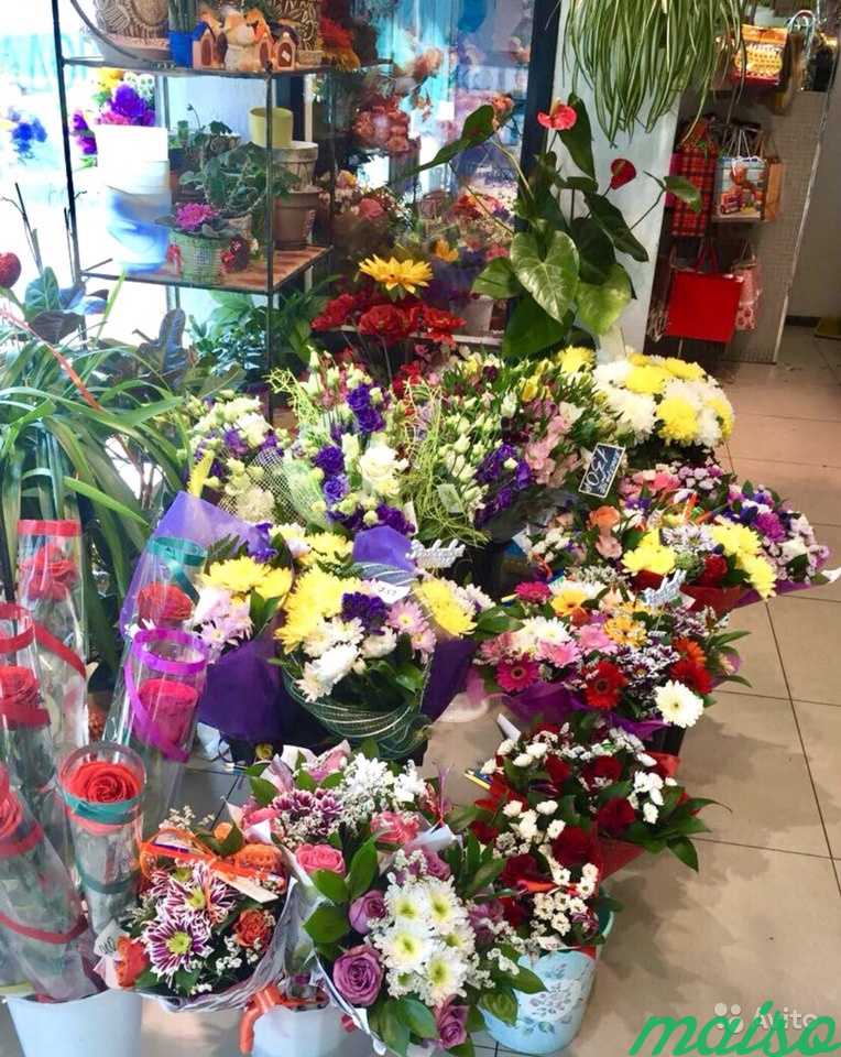 Магазин цветов,шаров и товаров для праздника в Москве. Фото 3