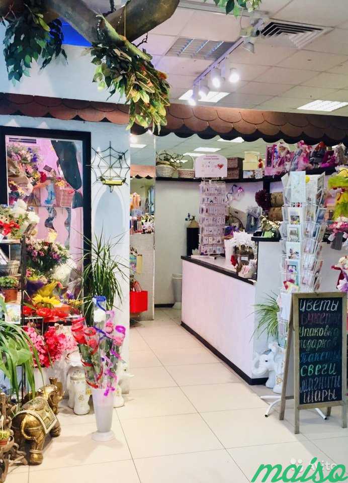 Магазин цветов,шаров и товаров для праздника в Москве. Фото 1
