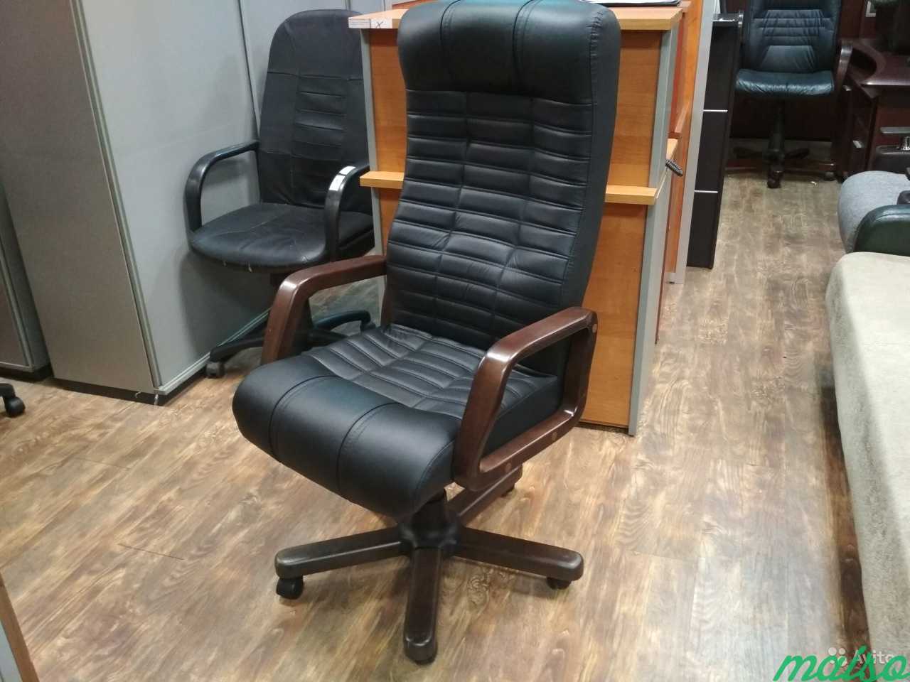 Новое кресло руководителя Атлант Экс, кожа/дерево в Москве. Фото 1