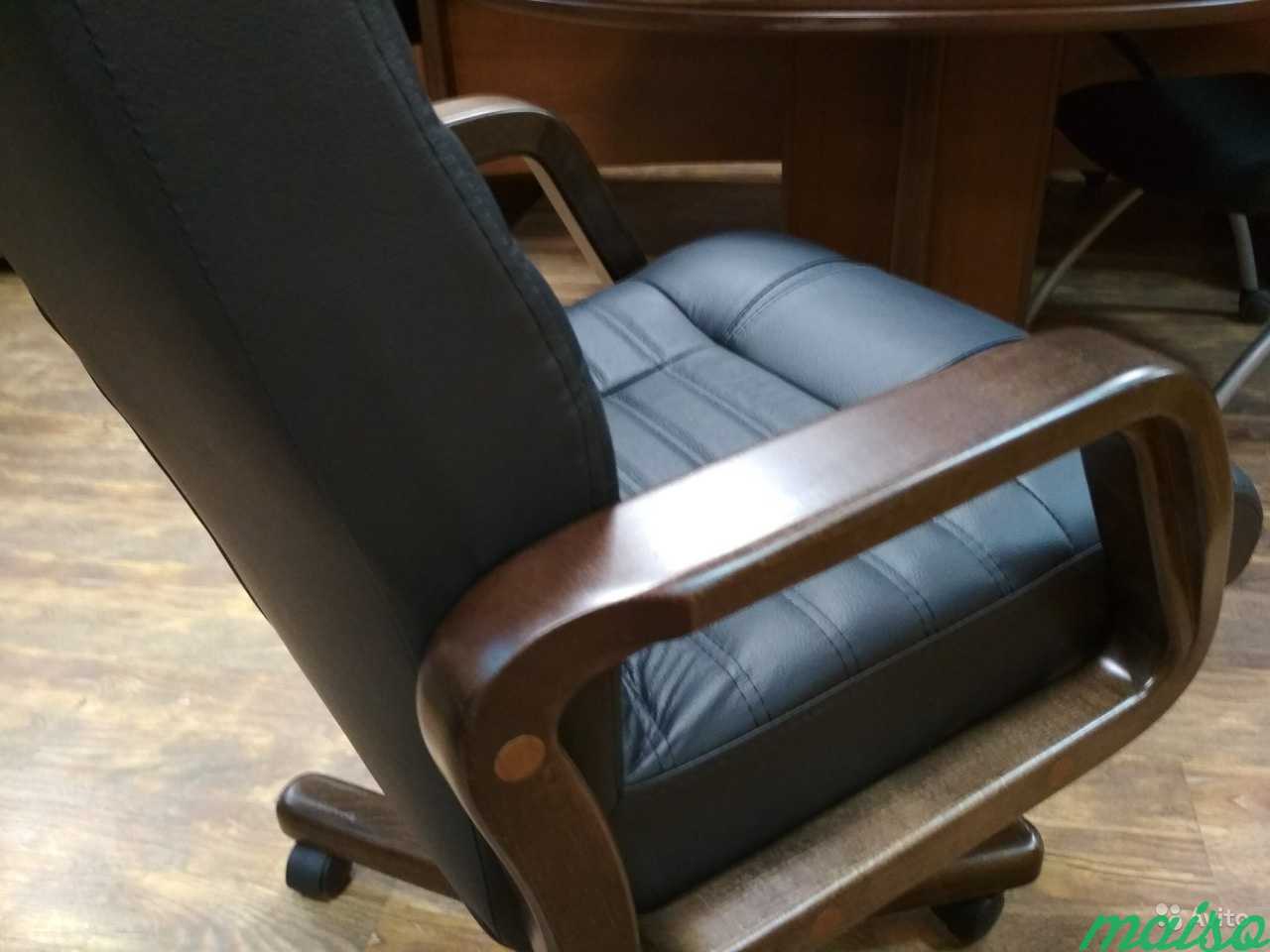 Новое кресло руководителя Атлант Экс, кожа/дерево в Москве. Фото 2