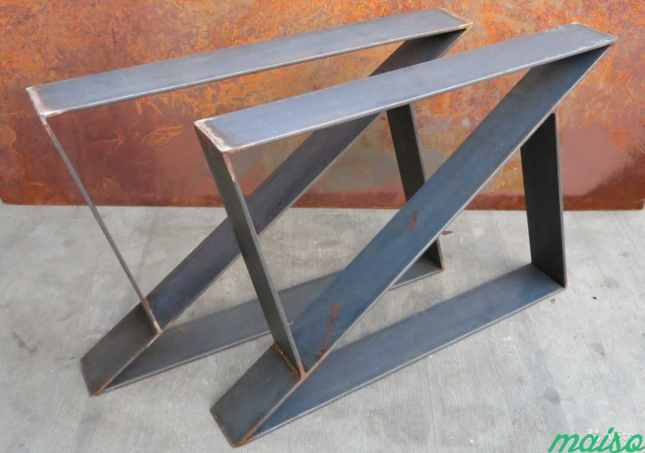 Столик из уголка металлического