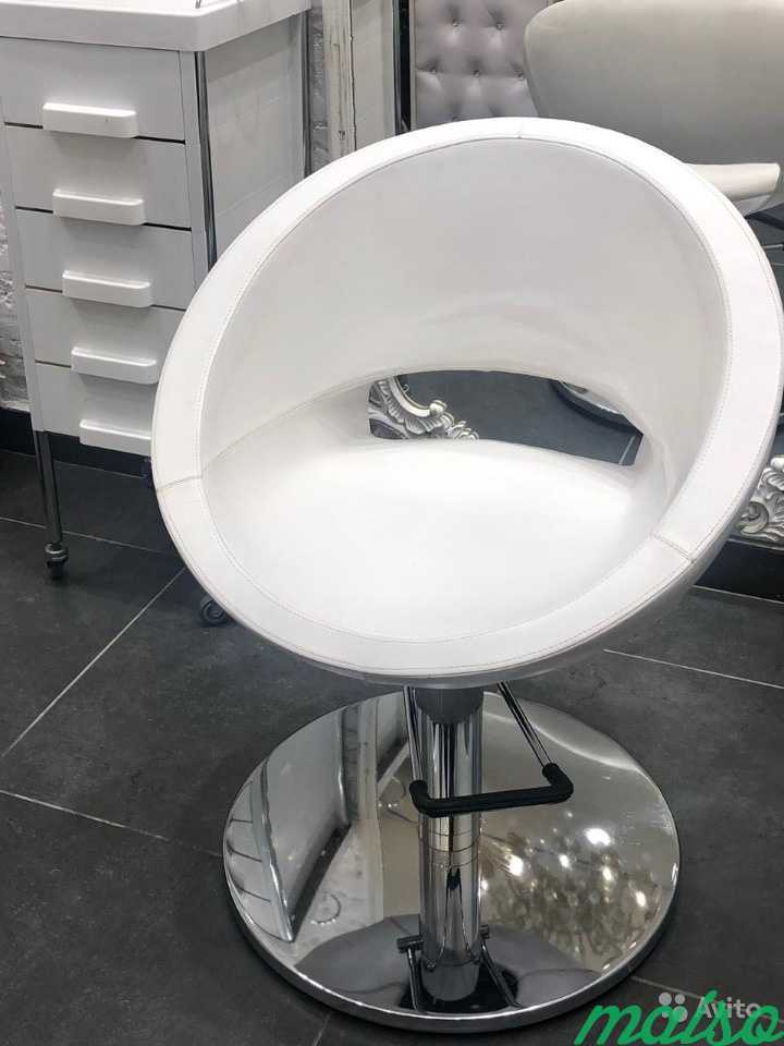 Стол маникюрный, парикмахерские кресла в Москве. Фото 4