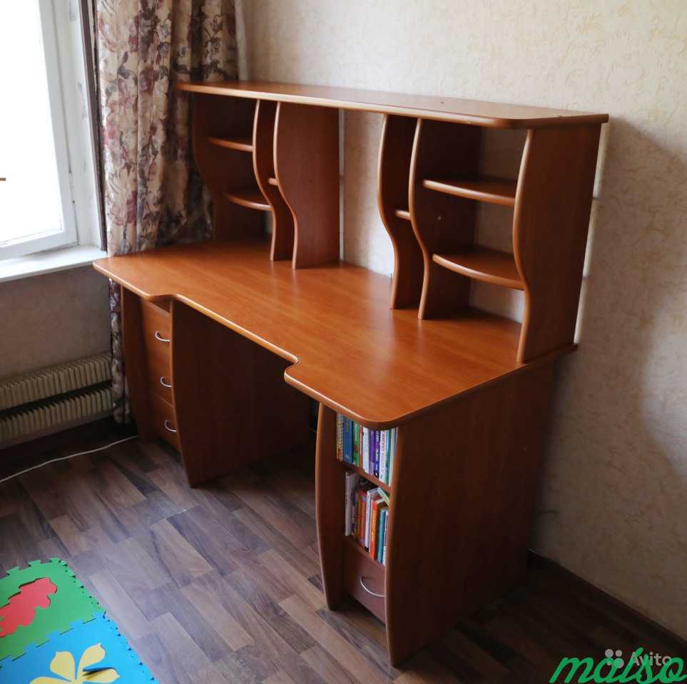 Компьютерный стол в отличном состоянии в Москве. Фото 4