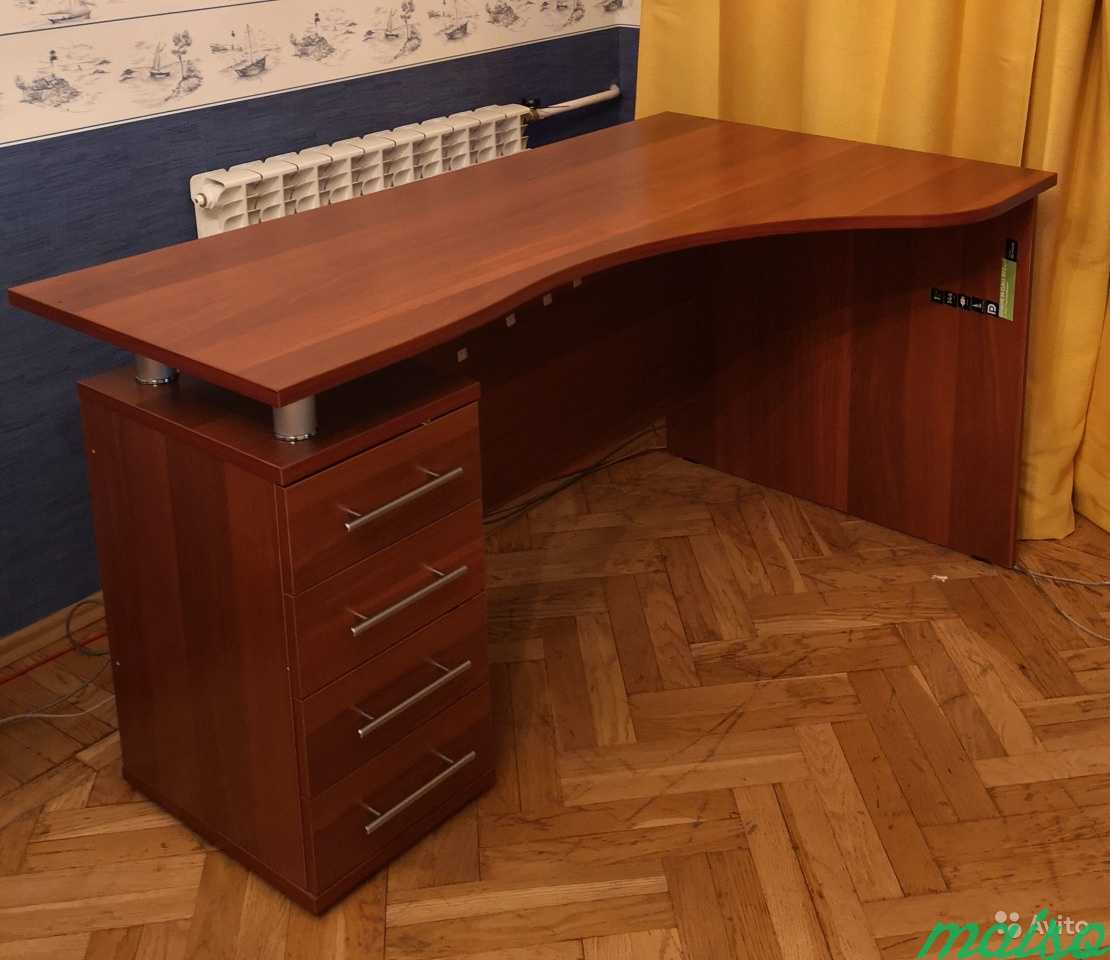 Стол и шкаф в Москве. Фото 1