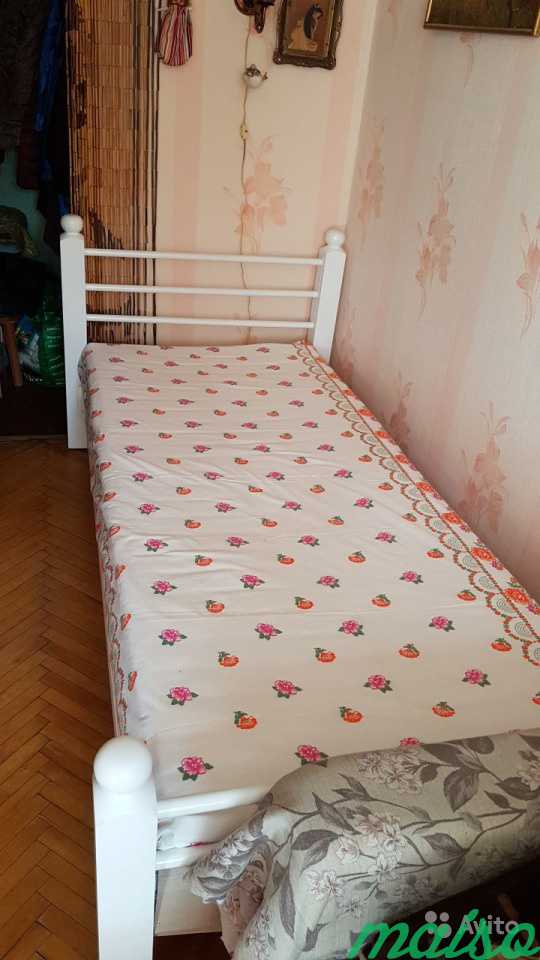 Белая кровать металл и дерево + подушка в Москве. Фото 2