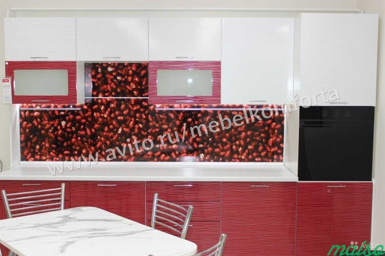 Кухня Валерия Страйп красный/белый 2.6 метра в Москве. Фото 1