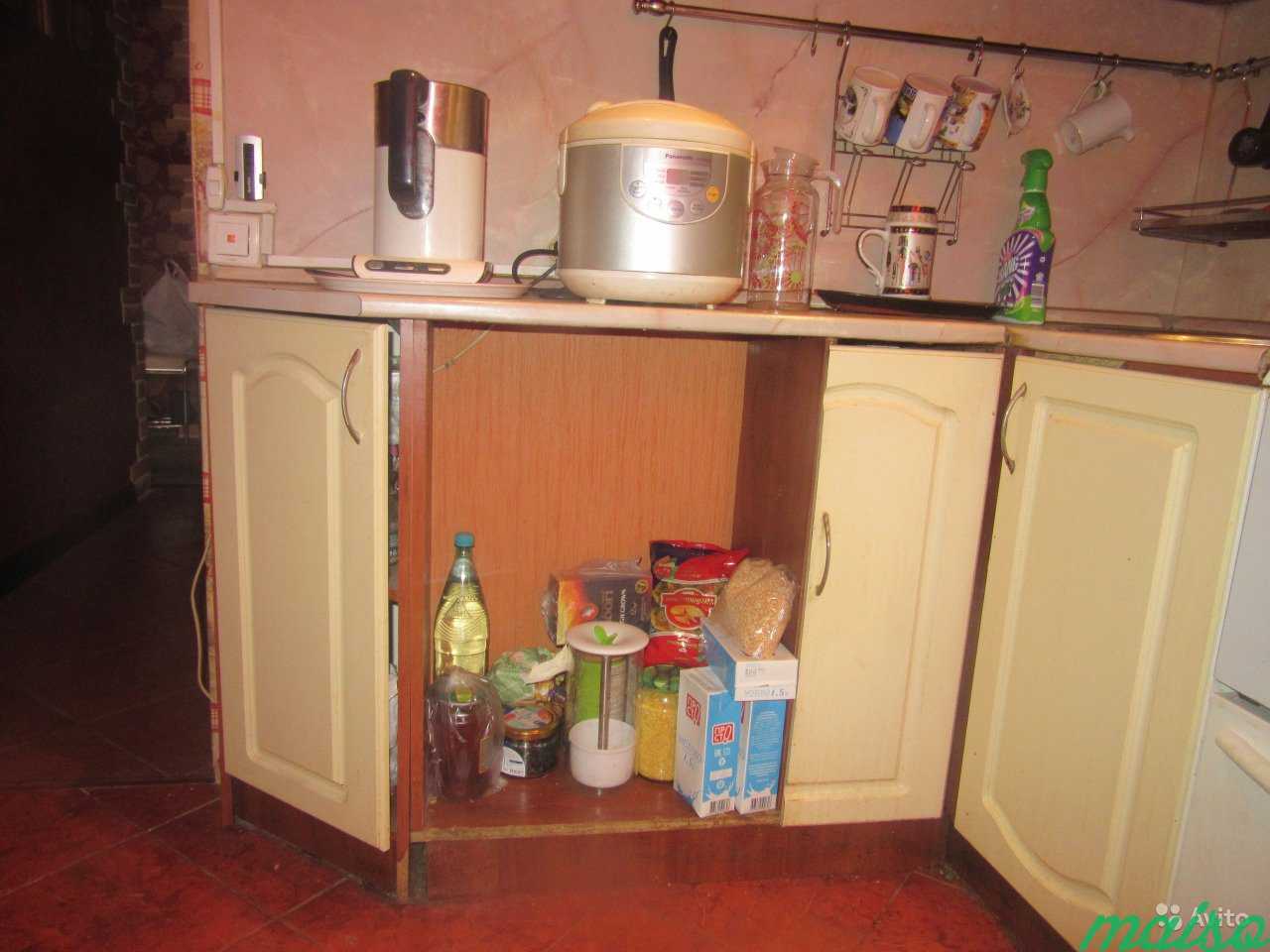 Кухонный гарнитур б/у со стеклянным столом в Москве. Фото 3