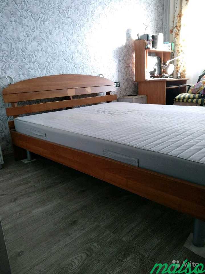Двуспальная кровать с матрасом в Москве. Фото 2