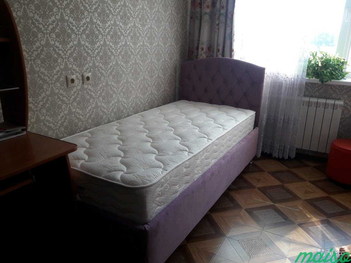 Односпальная кровать с каретной стяжкой 80×200